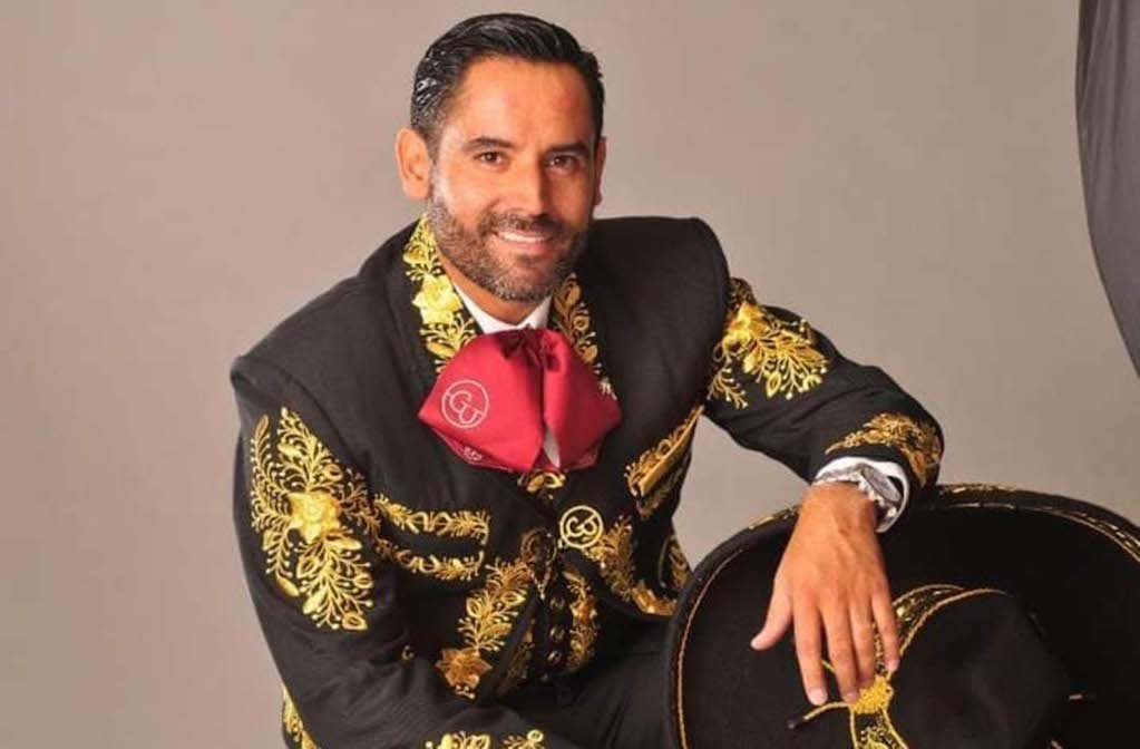 Gerardo Urquiza celebra a México desde París