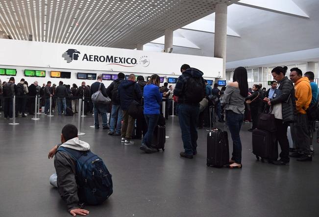 Pasajeros por vía aérea suman casi 100 millones