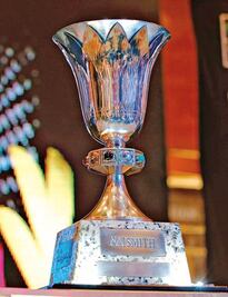 Luchan dos por el cetro