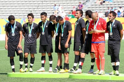 Sub-22 no refrenda oro