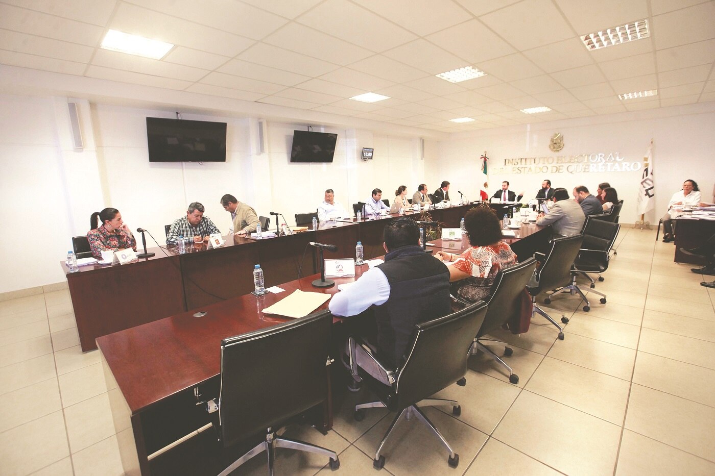 Guillermo Vega violó la Ley electoral, afirma IEEQ