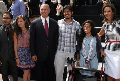 Llama gobernador al trabajo comunitario