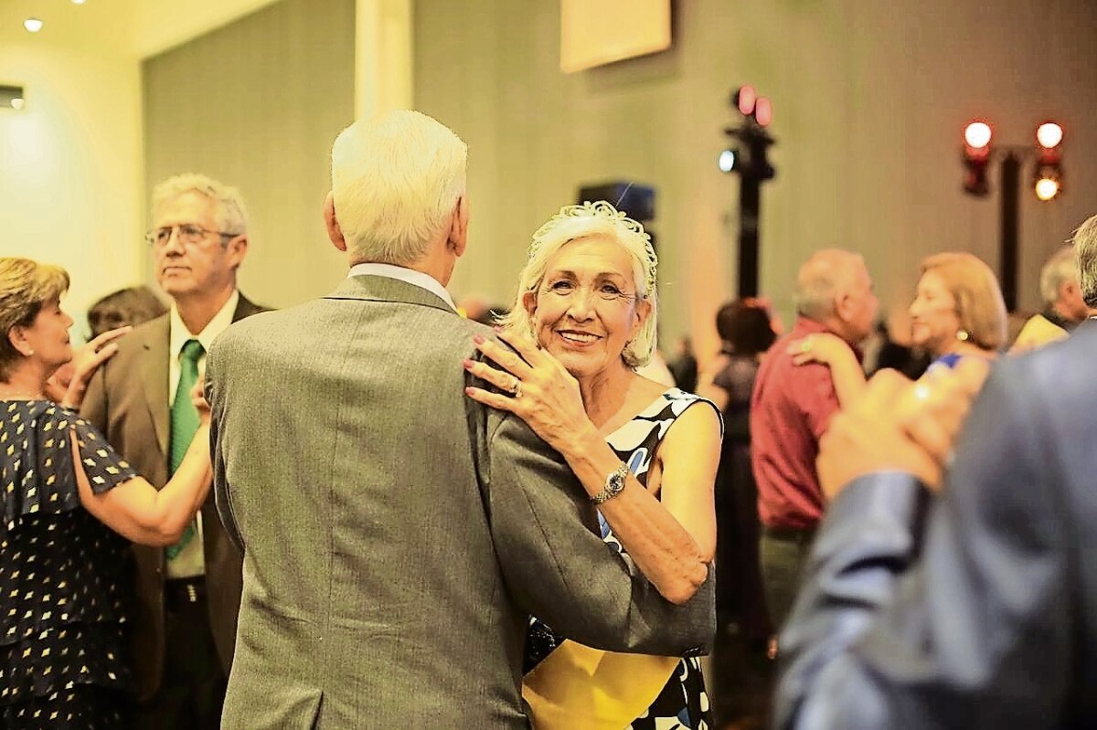 Abuelitos disfrutan del Baile del Recuerdo 2023