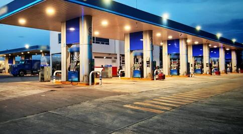 Catean tres gasolineras en Querétaro; aseguran pipas, cisternas y detienen a dos personas