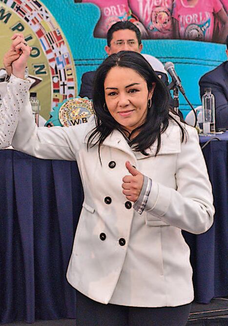 Jackie Nava ve ‘tierno’ al boxeo femenil