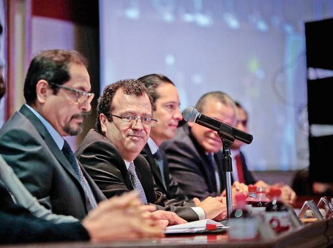 Se reúne Domínguez con rector de la UAQ