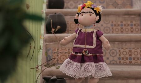 Lanzan muñeca Frida Kahlo que habla