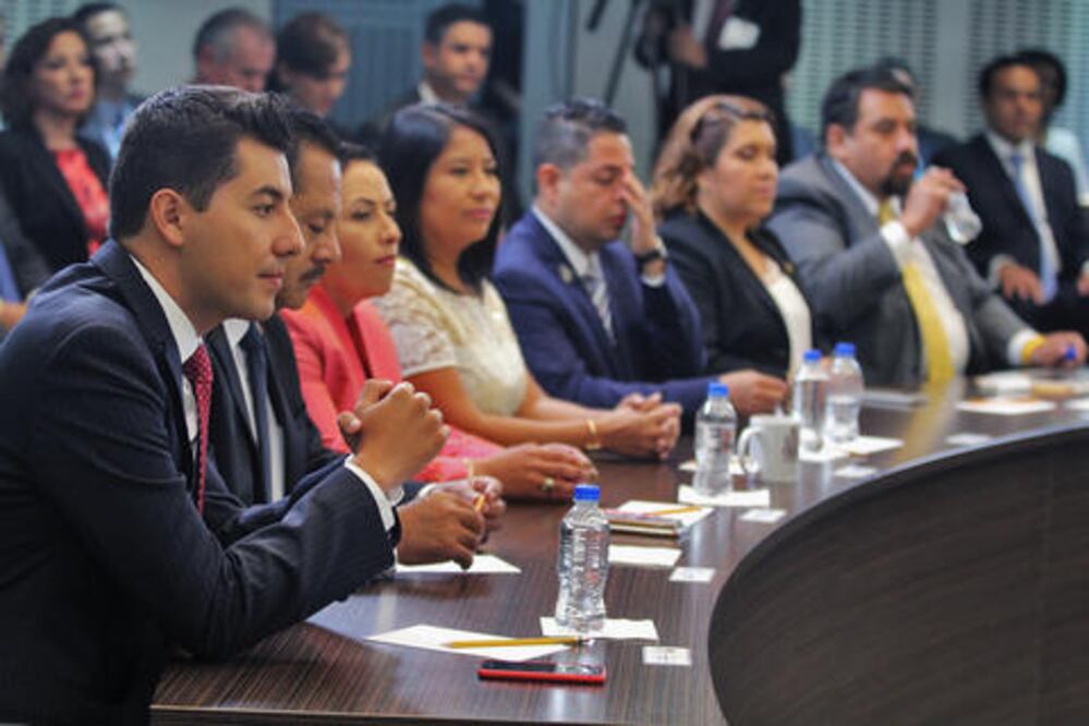 Por su profesión, diputados no ganarían más de $30 mil