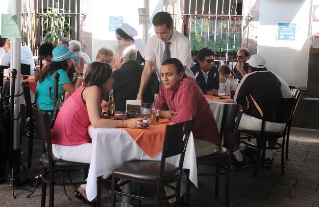 Restauranteros son asesorados por especialistas en seguridad 