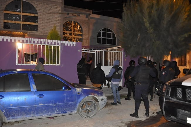 Detienen a tres por robo a casa