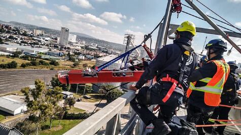 Rescate de película: atrapado en la azotea