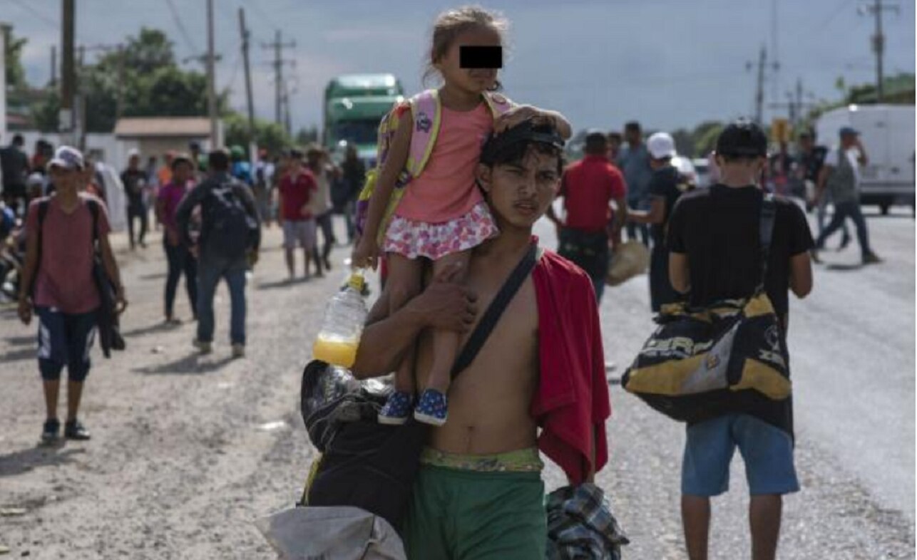 Caravana migrante avanza hacia la Ciudad de México