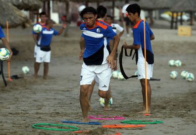 Gallos Blancos cumplió en Ixtapa