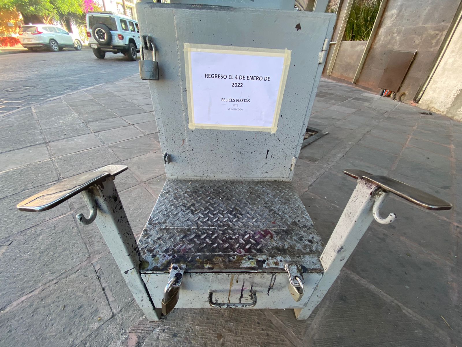 Bolero cierra el changarro y se va de vacaciones navideñas en Querétaro