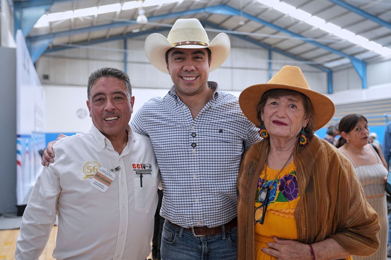 Felifer Macías toma protesta al nuevo Comité Estatal de la CCI en Querétaro