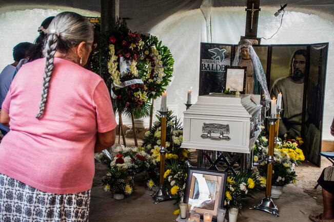 #Crónica| Como un héroe; Ajuchitlán despide al brigadista Fernando