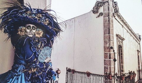 Una Catrina de colección en libro