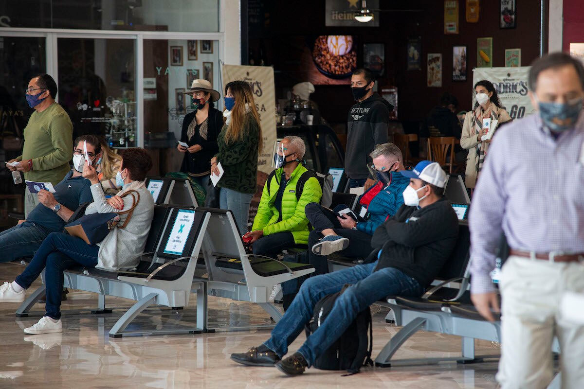Sube flujo de pasajeros en el AIQ tras la pandemia
