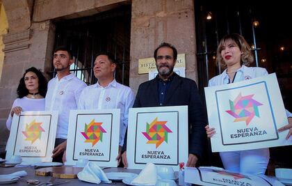 Pide Bejarano unión de la izquierda