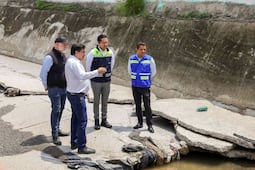 Realizan acciones para reparar un socavón en Candiles, Corregidora