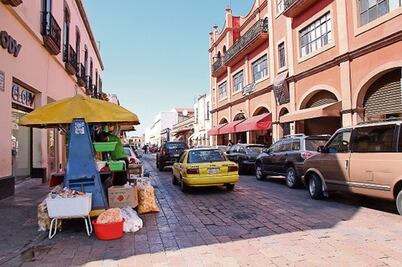 Buscan regularizar y ordenar a ambulantes