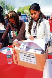 Entregan 700 escrituras  de predios irregulares