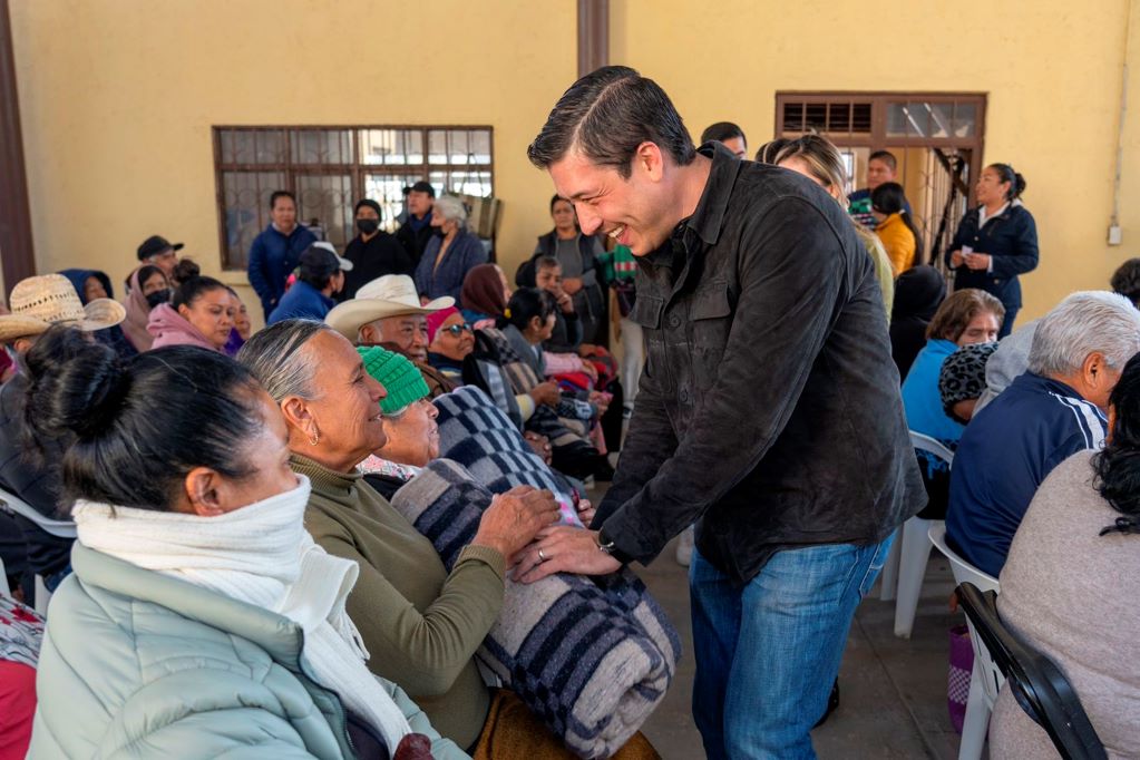 El Marqués da más de 5 mil despensas a personas adultas mayores. FOTO: ESPECIAL