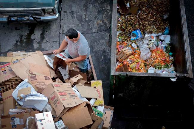 Sancionan a locales por mal manejo de basura en la capital