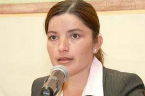 Rubio asume dirigencia entre acusaciones