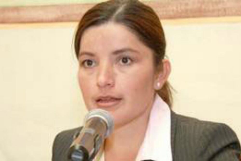 Rubio asume dirigencia entre acusaciones