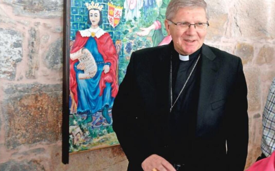 El obispo de Astorga, Juan Antonio Menéndez, confirmó la suspensión durante 10 años al sacerdote José Manuel Ramos Gordón, acusado de abusos sexuales (J.CASARES. EFE)