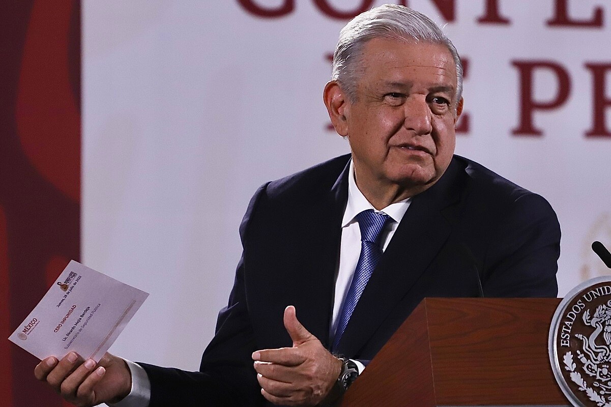 Estrategia de “abrazos, no balazos” seguirá, aunque no le guste a sus adversarios, señala AMLO