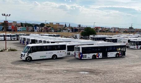 Mauricio Kuri advierte que retirará concesiones del transporte público 