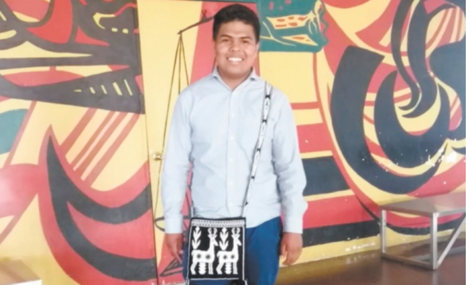 “No es ofensa ser huichol”, dice Facundo, el primero con título universitario