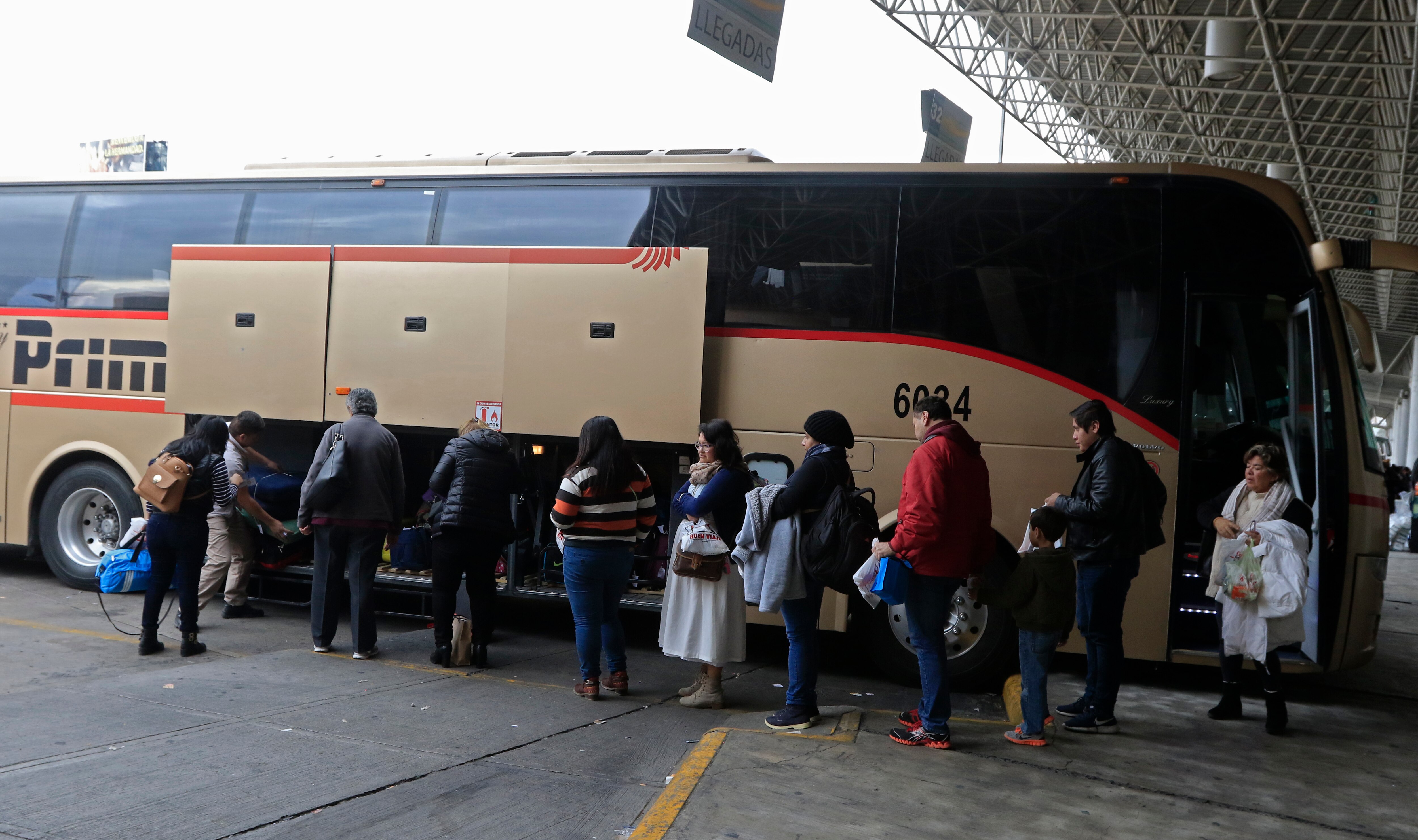 En la TAQ solicitan identificación para abordar