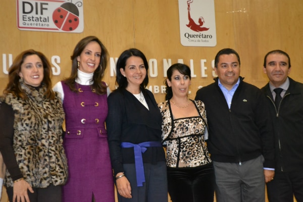 Reciben apoyos funcionales en El Marqués