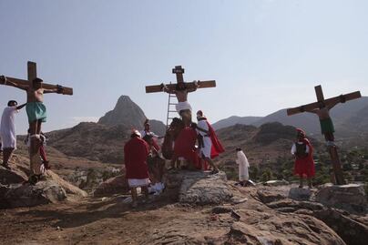 Tolimán vive con pasión la representación del Viacrucis