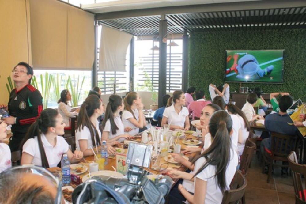 Bellezas viven el futbol