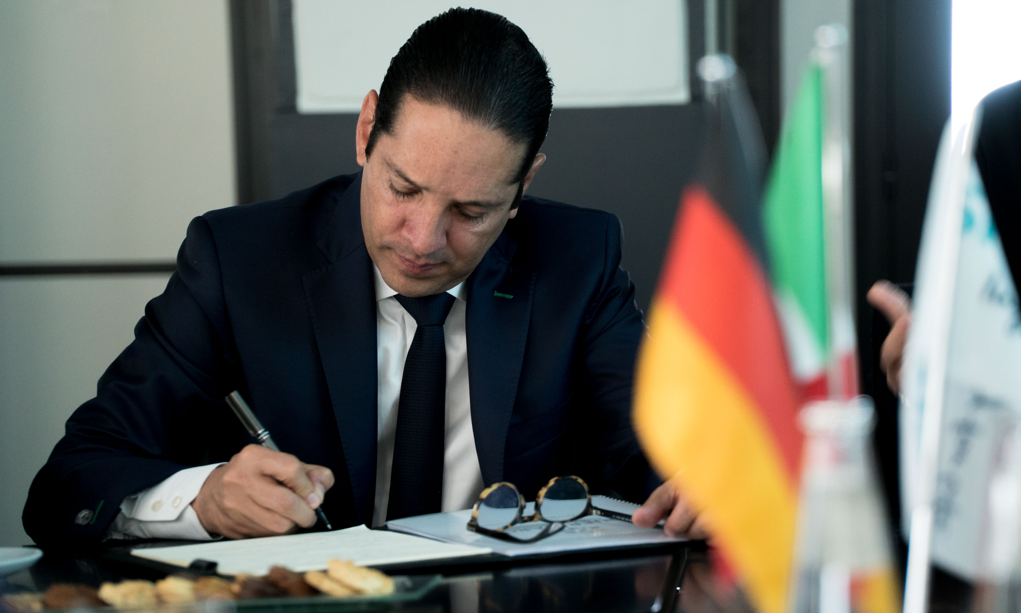 Acuerdan colaboración Brose y la UPQ