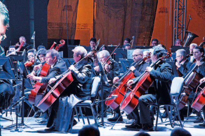 La OFEQ celebra a la patria con un concierto