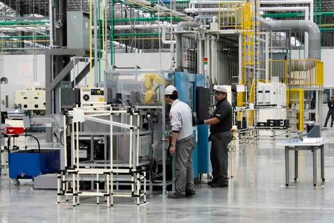 Buscan colocar en un año créditos por 100 mdp  