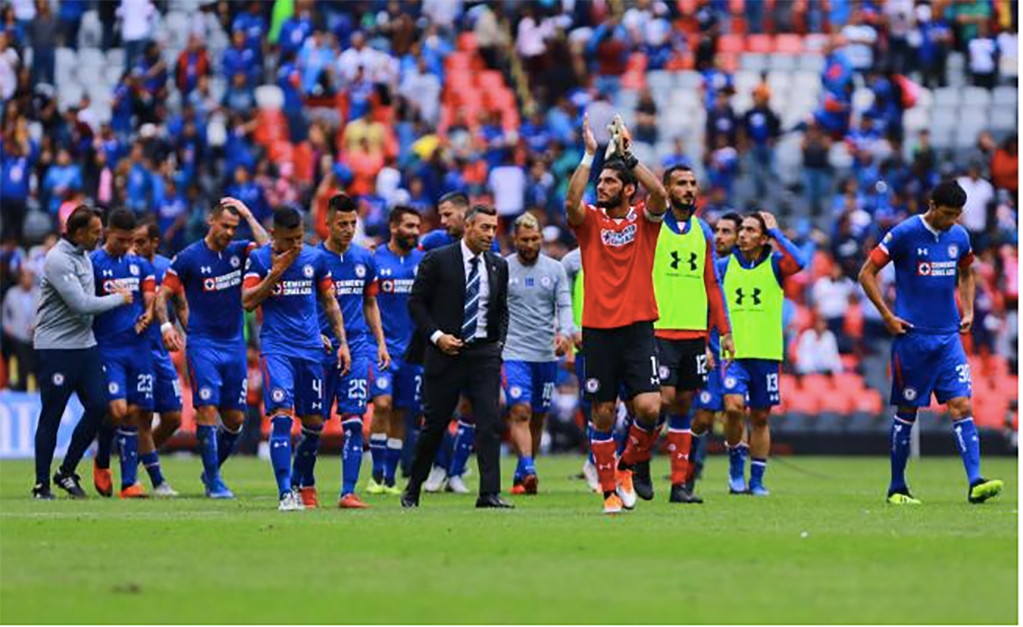 Cruz Azul golea y se mantiene invicto en la Liga MX