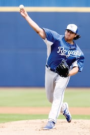 Gallardo le gana duelo a Mendoza