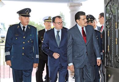 Comisión de Cambios ajusta subastas diarias de dólares