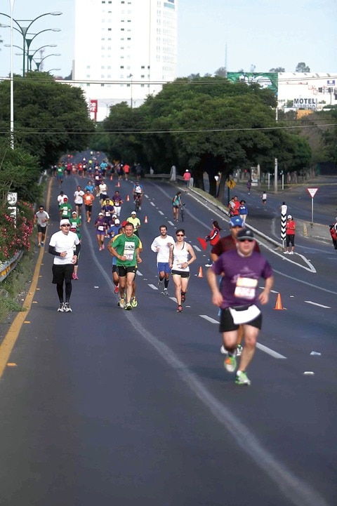 Corren y ayudan al Centro Montenegro