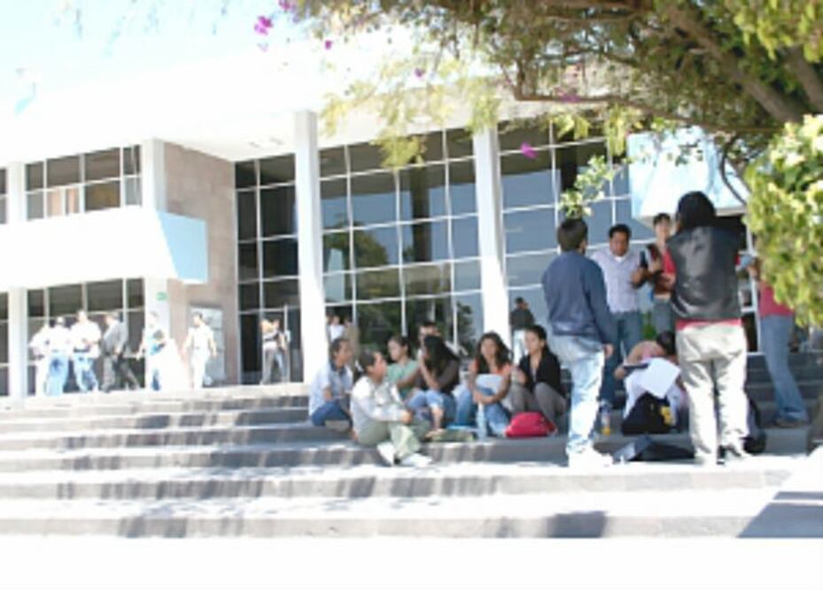 Recibe facultad de Química de la UAQ a 150 alumnos