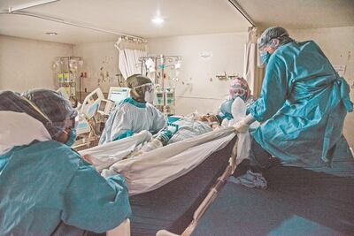 Querétaro cerró 2020 con casi 2 mil 100 muertos por Covid