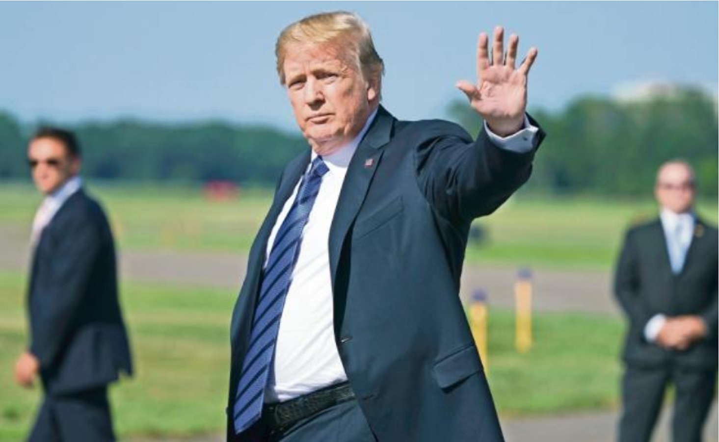 Arribo. El presidente Donald Trump ayer al llegar al aeropuerto de Morristown, en Nueva Jersey. Foto: CAROLYN KASTER. AP