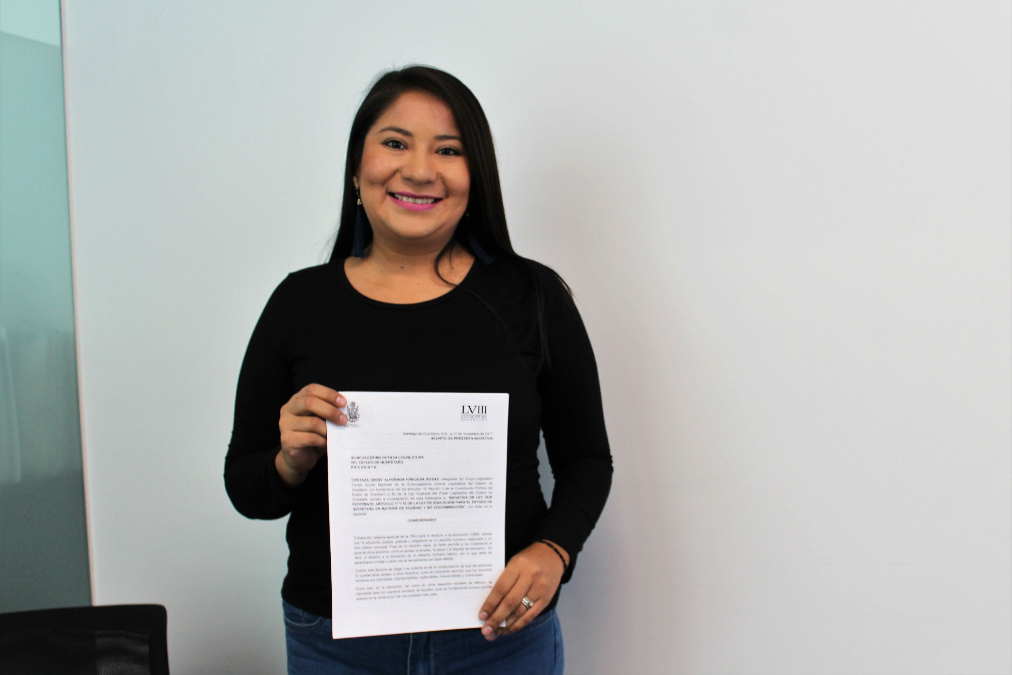 Diputada ingresó iniciativa en educación