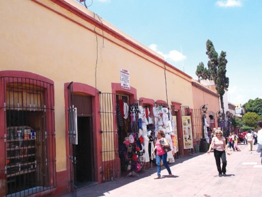 Comerciantes se quejan de ambulantes